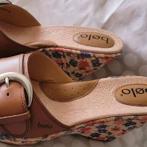 #269 Bolo 👡 Wedged silver buckle sandals,sze. 10 - Picture 9 of 9